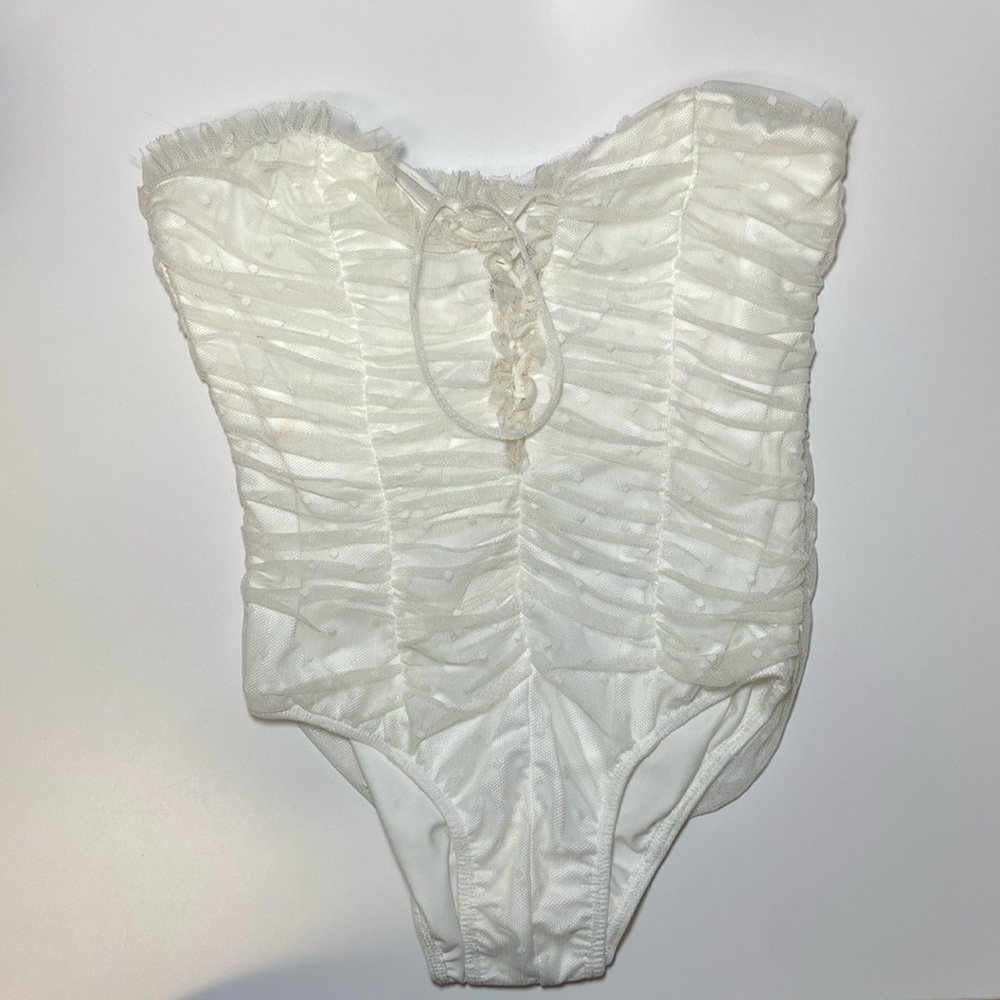 Princess Polly. Size 2. White.
